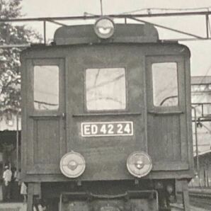 昭和鉄道写真：信越本線横川駅のED 42 24(横川]/ロッド/２景。1962年8月撮影。8.7×12.8㎝。の画像3