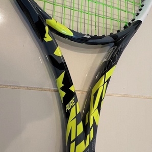 中古 2023年 バボラ ピュア アエロ 98 babolat PURE AERO ガット3月張り後、5分使用 ハイパーG 1.15 硬式テニスラケット 激スピンの画像4