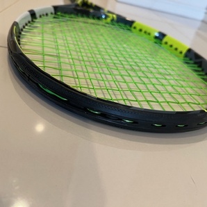 中古 2023年 バボラ ピュア アエロ 98 babolat PURE AERO ガット3月張り後、5分使用 ハイパーG 1.15 硬式テニスラケット 激スピンの画像5