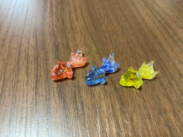 レジン 金魚 自作 赤 青 黄色