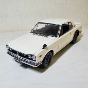 ●DE37【送80】1円～ 1/18 KYOSHO NISSAN　SKYLINE　2000GTR（KPGC10)　スカイライン 破損あり ミニカー