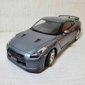 ●DE36【送80】1円～ 1/18 AUTOart オートアート 日産 スカイライン GTR (R35) 破損あり ミニカーの画像1