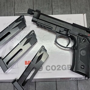 バトン BM-9 CO2 最新ロット スペアマガジン付き 3rdロット 検索)東京マルイ ベレッタ M92F M93R ガスガン ハンドガン ベレッタの画像3