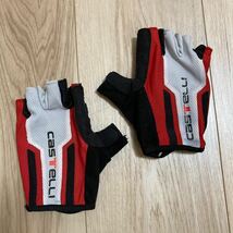 送料無料★カステリ S メンズ ハーフフィンガー 自転車用 クッションパッド付きグローブ 手袋 CASTELLI ロゴ&マーク 良質品 n115 白*赤*黒_画像1