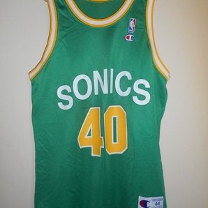 90's ビンテージ champion(チャンピオン) NBA SEATTLE SUPERSONICS レプリカユニフォーム #40 KEMP シアトル スーパーソニックスの画像1