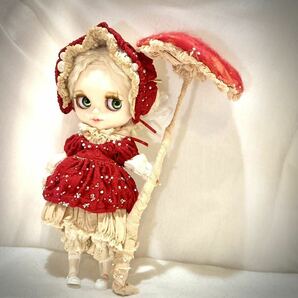 Blythe outfit ブライス アウトフィット べにてんぐだけのオブジェと小人のアウトフィット 布きのこ 紅茶染め ビーズの画像2