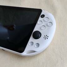 【8190559】SONY Playstation VITA PCH-2000 本体 メモリーカード16GB マインクラフト ソフト PS VITA_画像3