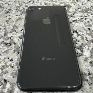 初期化済み【iPhone8 MQ782J/A 容量64GB】SIMロックあり ブラック スマートフォンの画像1