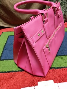 CELESTE ハンドバッグ ピンク色のバッグ