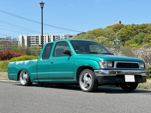 Toyota　HiLux　スポーツピックアップ　全塗装費込！　Air Suspension・ボイドAW・customインテリア