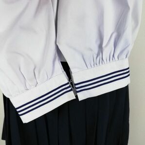 1円 セーラー服 スカート スカーフ 上下3点セット 大きいサイズ 中間服 青3本線 女子 学生服 中学 高校 白 制服 中古 ランクC NA0422の画像4