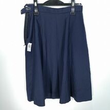 1円 スクールスカート 夏物 w69-丈56 紺 中学 高校 プリーツ 学生服 制服 女子 中古 HK6622_画像2