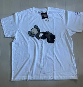 【未使用タグ付】ユニクロ × KAWS Tシャツ　3XL