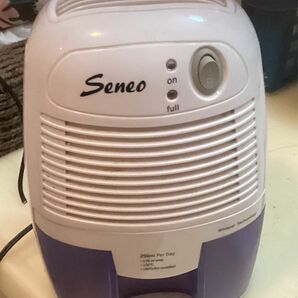 Seneo SDH3W 小型　卓上　除湿機　250ML