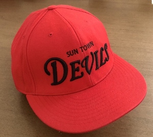 RADIALL キャップ 刺繍 CAP 赤 ブラック 90’s スポーツ チーム 風 デザイン Devils アメリカン カルチャー 好きに も ラディアル 帽子
