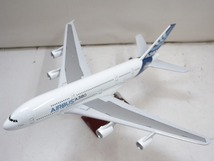 C5550★1/160 AIRBUS エアーバス A380 エアプレーンモデル 中古現状渡し_画像4