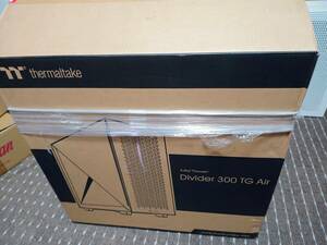 中古：Thermaltake　Divider 300 TG Air　Snow　ホワイト