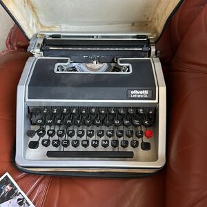 olibeti portable typewriter typewriter olivetti antique retro Olivetti Vintage Lettera