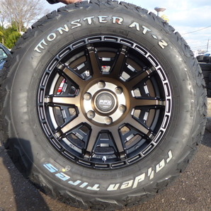 共豊 ＰＰＸ Ｄ10Ｘ サーフ プラド ＦＪクルーザー 265/65Ｒ17 ライデン モンスター付き ホワイトレター ブロンズクリアの画像1