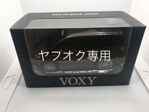 トヨタ　3代目ヴォクシー　80 後期　ボルドーマイカメタリック　プルバックカー　同封可能