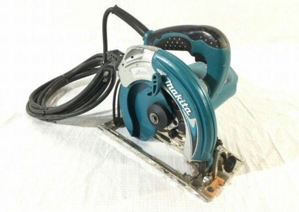 マキタ　丸ノコ　5636BA 165mm 100V 替え刃2枚付き 電気マルノコ 丸のこ makita