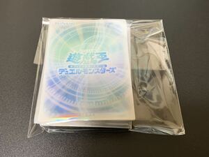 ★遊戯王★ デュエリストカードプロテクター シンクロ・シルバー スリーブ 計40枚 ★ プレイ用 中古