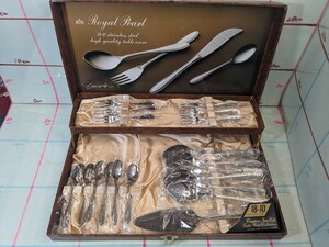 未使用　ケース入り　ROYAL PEARL　カトラリーセット フォーク　スプーン ケーキナイフ Table Ware Collection　19pc 80サイズ