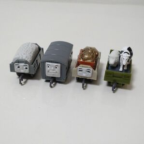 カプセルプラレール　トーマス貨車＆小物セット