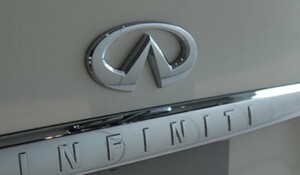 Ｖ３７ スカイライン ＩＮＦＩＮＩＴＩ輸出仕様　インフィニティ　リアオーナメントエンブレム