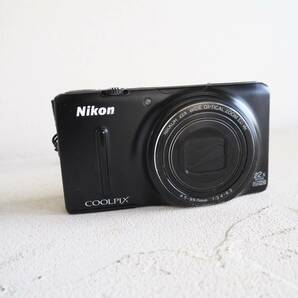 【OAN】Nikon COOLPIX S9500 ニコン コンパクトデジタルカメラ 中古品 クールピクス コンデジ 動作未確認 ジャンク品扱い 充電器付きの画像1