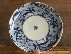 [OAN] old Imari blue and white ceramics flower Tang .7 size wheel flower plate . luck . have antique old fine art old tool .. old .. tea utensils . stone old . the first period Indigo Kutani reference goods S24462