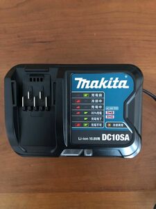 マキタ掃除機バッテリー充電器 Makita DC10SA 美品