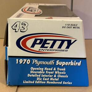 1/18 RACING CHAMPIONS Richard Petty 1970 Plymouth Superbird #43 プリムススーパーバードの画像2