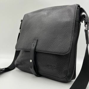 1円【美品・最高級ライン】TUMI トゥミ メンズ 6853D ショルダーバッグ ロゴ刻印 斜め掛け クロスボディ レザー 革 シボ革 ブラック 黒 