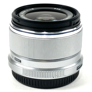 オリンパス OLYMPUS M.ZUIKO DIGITAL 25mm F1.8 シルバー 一眼カメラ用レンズ（オートフォーカス） 【中古】の画像3