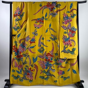 振袖 身丈165.5cm 裄丈68.5cm L 袷 落款 枝花 蝶 山吹色 正絹 美品 名品 【中古】