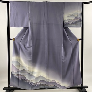 付下げ 身丈157cm 裄丈63cm S 袷 山並み 樹木 金銀彩 ぼかし 灰紫 正絹 秀品 【中古】