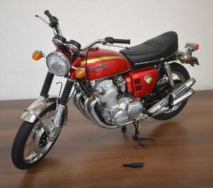 W4-49 【ジャンク品】 ミニチャンプス Honda CB 750 1968 Red Metalic Classic Bike Series ミニバイク オートバイ レッド 模型 現状品