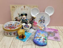 ◇ディズニー 《大量セット》《未開封品あり》周年グッズ 10点 ミッキーぬいぐるみバッジ プレートほか 4L141 【80】_画像1