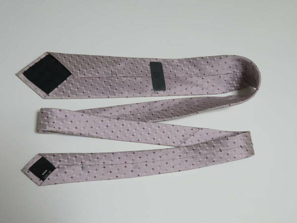 【送料無料】美品 Calvin Klein カルバンクライン 絹100％ シンプルでお洒落なネクタイ 1個