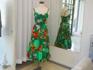 love94♪　グリーンの華やかなベルベットのドレス　Ｍサイズ