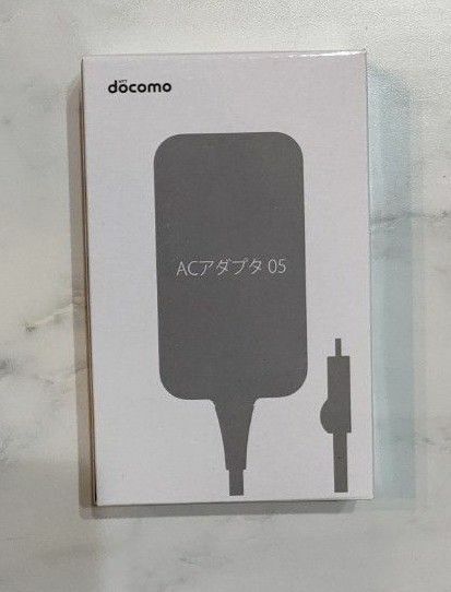 ドコモ　ACアダプタ　05　急速充電器