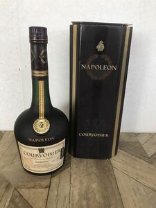 Ｙ 酒★未開栓★クルボアジェ ナポレオン ブランデーコニャック COURVOISIER NAPOLEON COGNAC 700ml 40%　現状