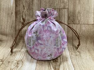 巾着袋 巾着　葉っぱ　葉　丸底　ハンドメイド ミニ巾着 drawstring bag handcrafted