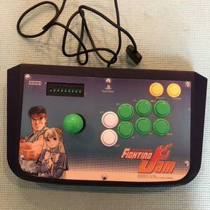 3.29 HORI CAPCOM FIGHTING JAM STICK C CAPCOM CO., LTD. 2004. CAPCOM U.S.A., INC. 2004 ALL RIGHTS RESERVED. アーケードスティックの画像1