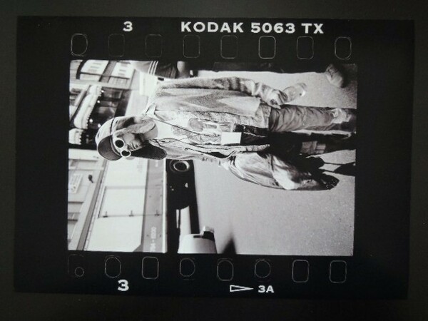 A4 額付き ポスター カートコバーン Kurt Cobain ニルヴァーナ KODAK フォトフレーム 額装済み