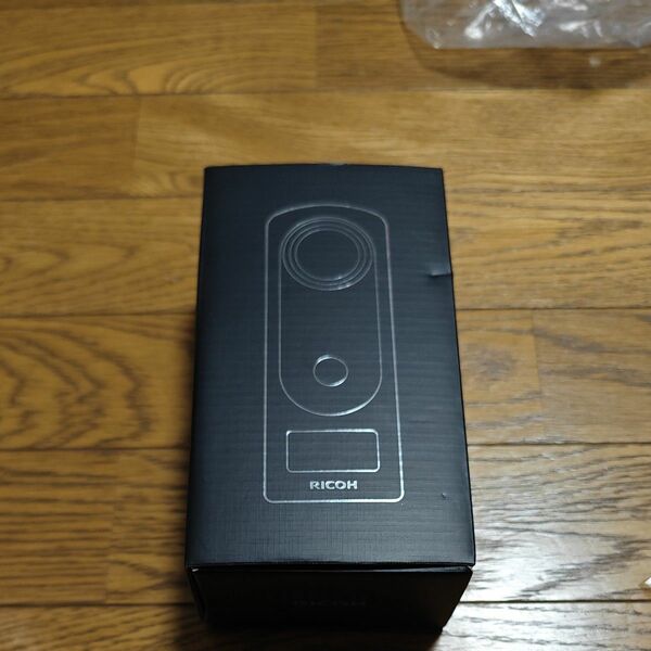 RICOH THETA Z1