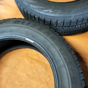 【G0408】BRIDGESTONE BLIZZAK VRX2 215/60R17 スタッドレスタイヤ４本セットの画像4