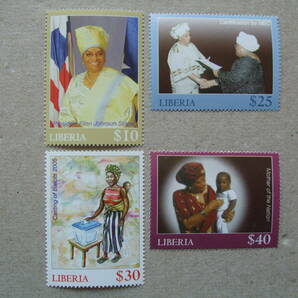 リベリア ２００６年 女性大統領 サーリーフ ４種完 未使用の画像1