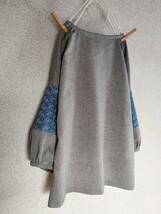 handmade::シックなプルオーバー・刺繍×インディゴダンガリー・岡山デニム・free・ふっくらお袖・後ろ下がり_画像5